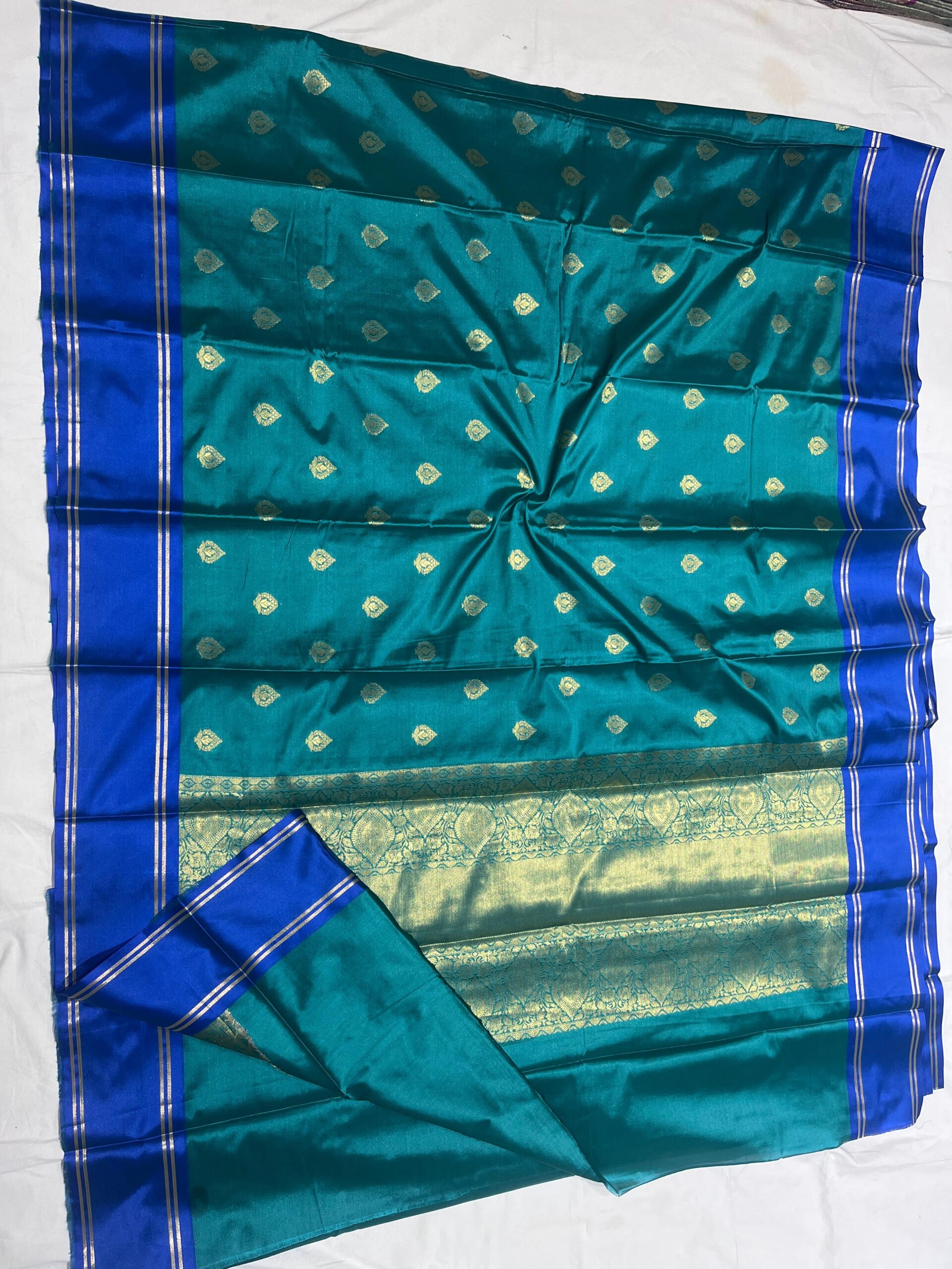 Banarasi Velvet Silk Saree – Rama Green with Royal Blue Border