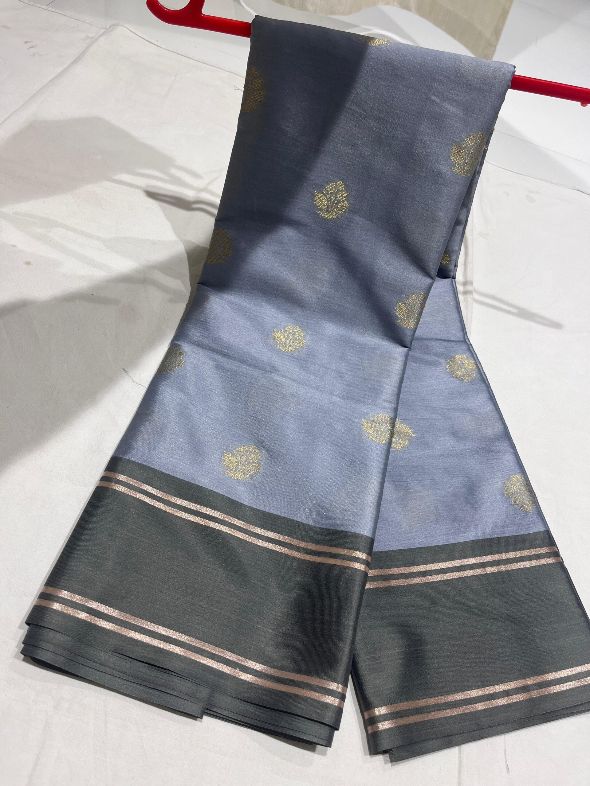 WhatsApp Image 2025-11-11 at 14.09.53 Banarasi Velvet Silk Saree — Pink | Bentex Border & Rich Zari Pallu