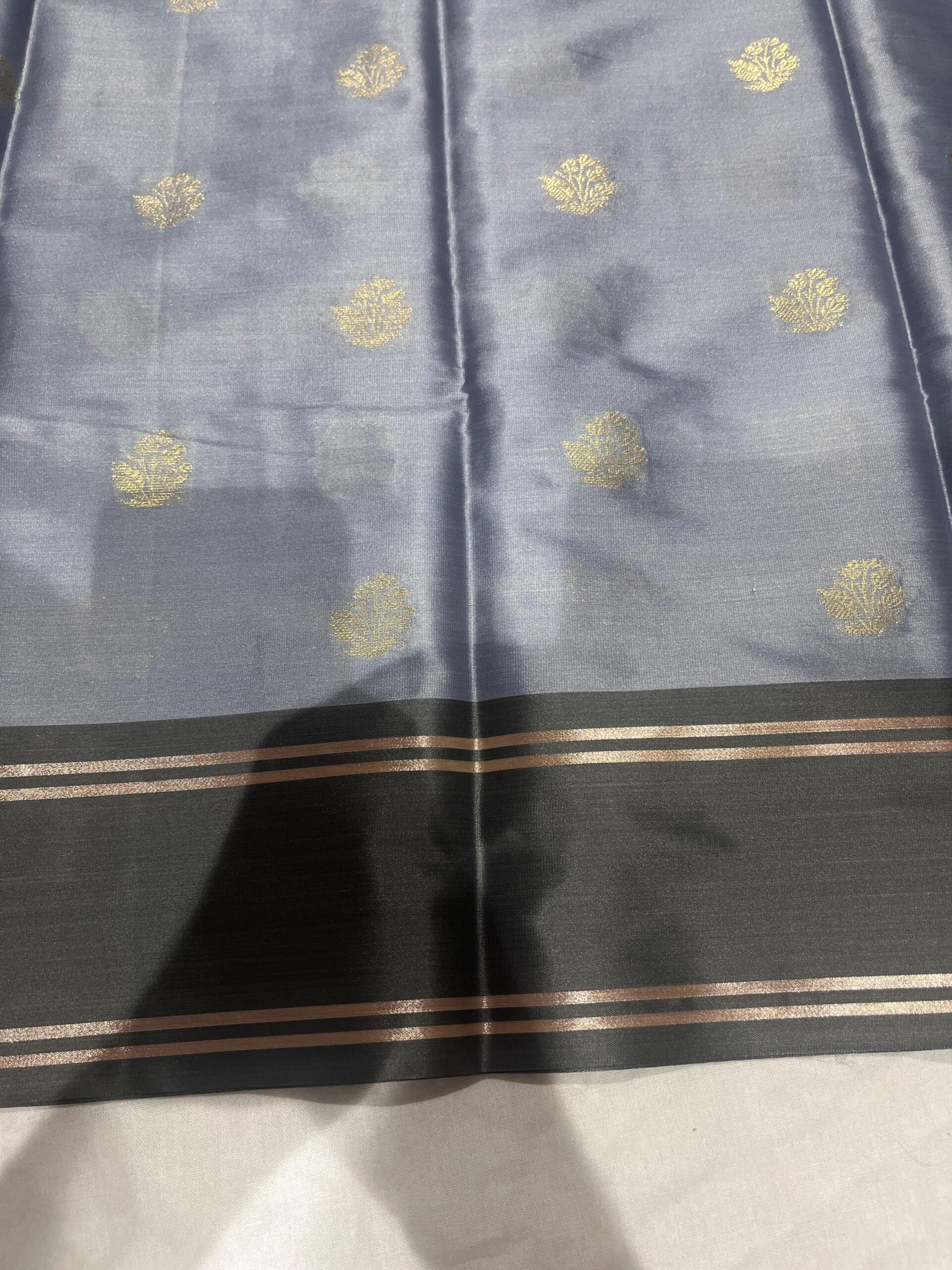 WhatsApp Image 2025-11-11 at 14.13.17 Banarasi Velvet Silk Saree — Pink | Bentex Border & Rich Zari Pallu