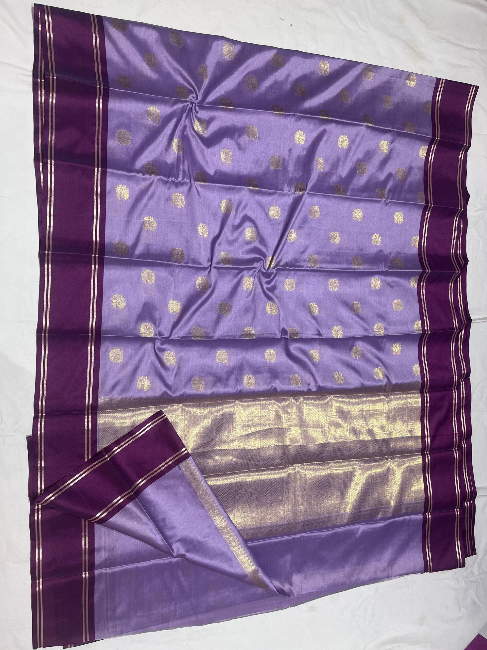 Banarasi Velvet Silk Saree — Light Purple | Bentex Border & Rich Zari Pallu Banarasi Velvet Silk Saree — Light Purple | Bentex Border & Rich Zari Pallu