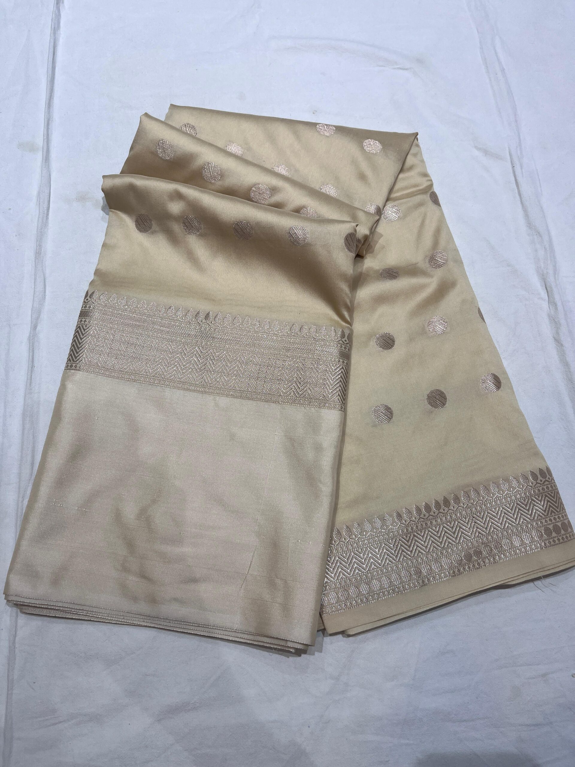 Uploaded to: Mal Mal Silk Saree in classic tasar color